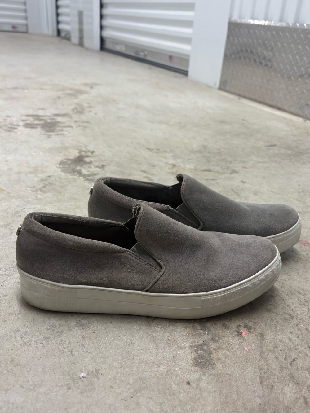 Steve Madden Gray Faux Suede Slip-On Casual Shoes Logo Round Toe Men's US 10